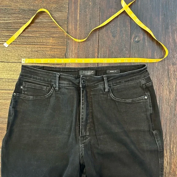 Judy Blue Dark Black Wash Tummy Control Skinny Jeans - Picture 2 of 7